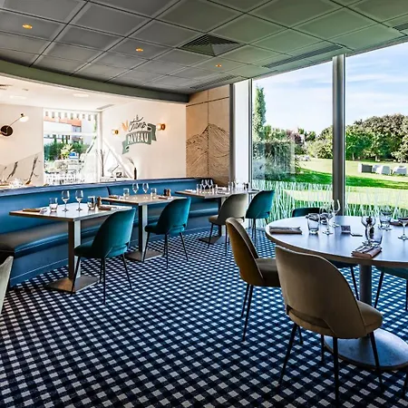 Hotell Novotel Reims 4*