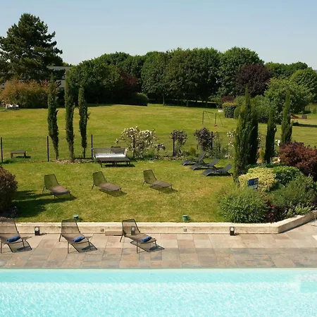 Novotel Reims 호텔